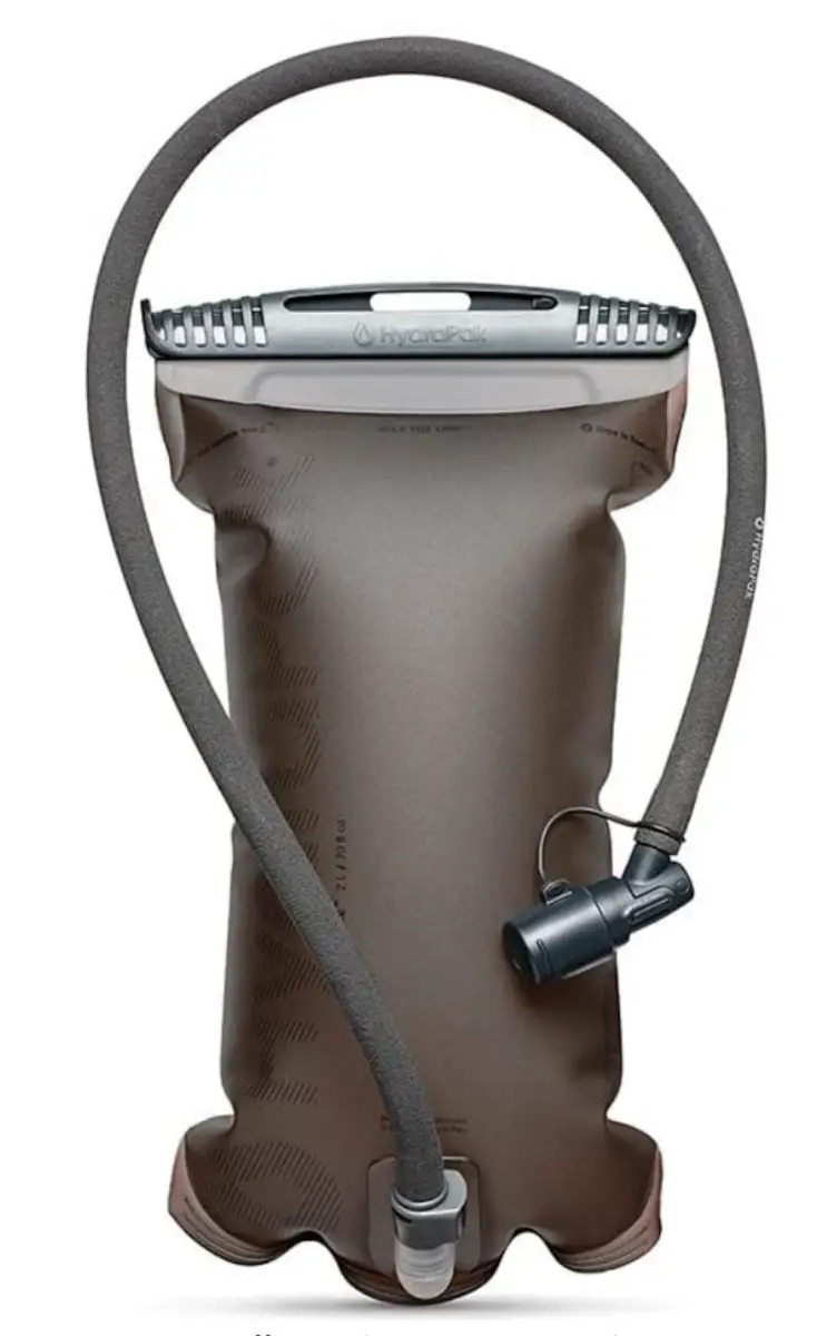 hydration bladder what to wear when hiking in hot weather